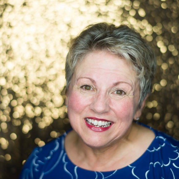 Meet your Posher, Lisa - Picture 1 of 1